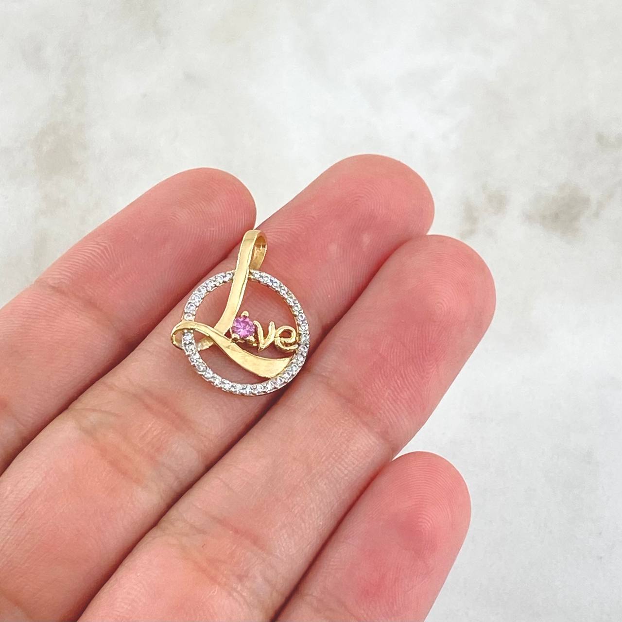 Pendant LOVE in Circle 1.35gr / 2cm / White Zircons Pink Yellow Gold 18K