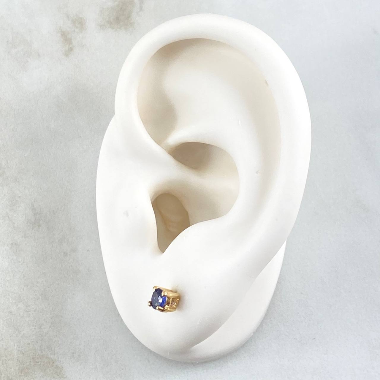 Stud Earrings Stone 1.05gr / 3.8mm Sapphires 50pts 18K Yellow Gold (Jewel) ©