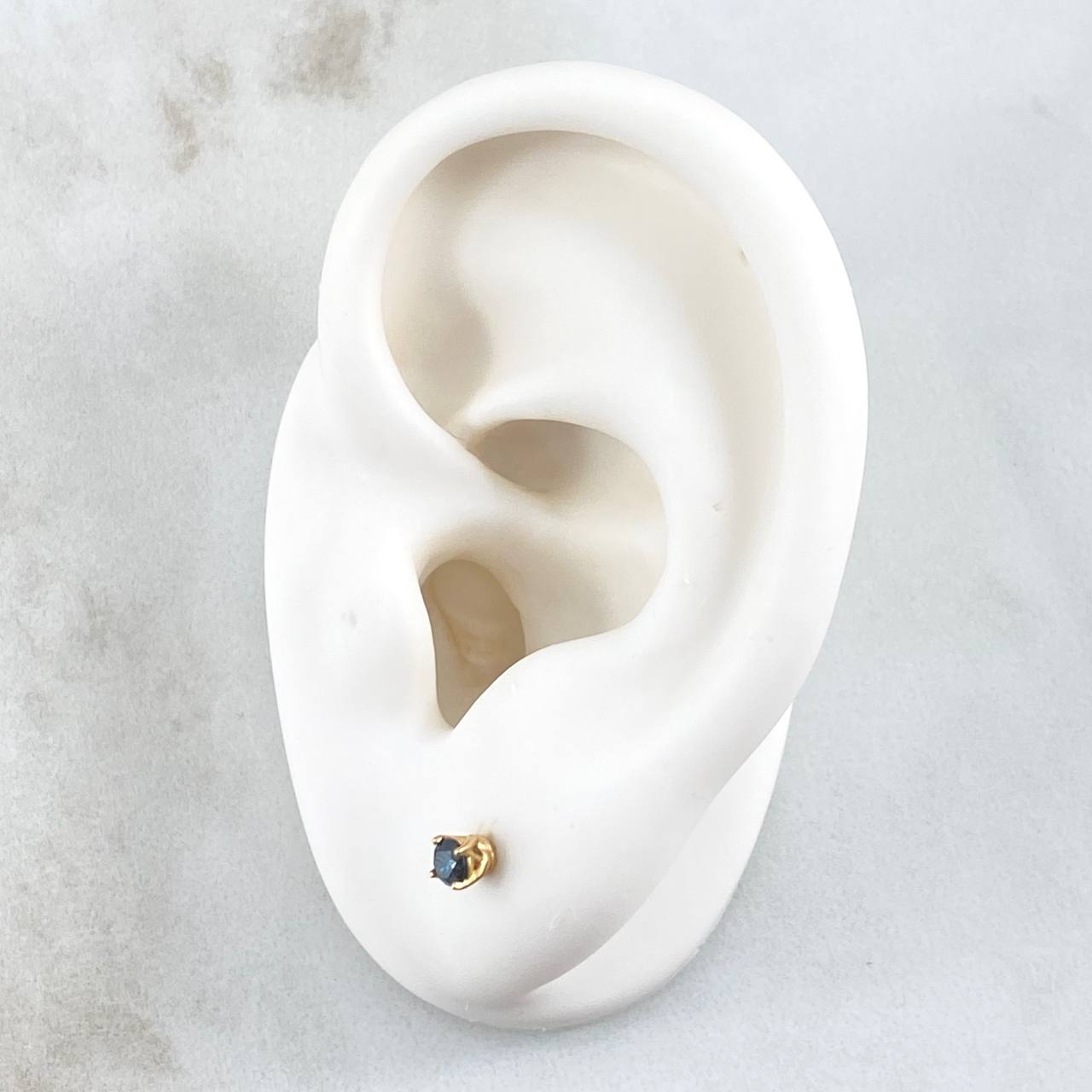 Stud Earrings Stone 0.9gr / 3.2mm Blue Diamonds 10pts 18K Yellow Gold (Jewel) ©