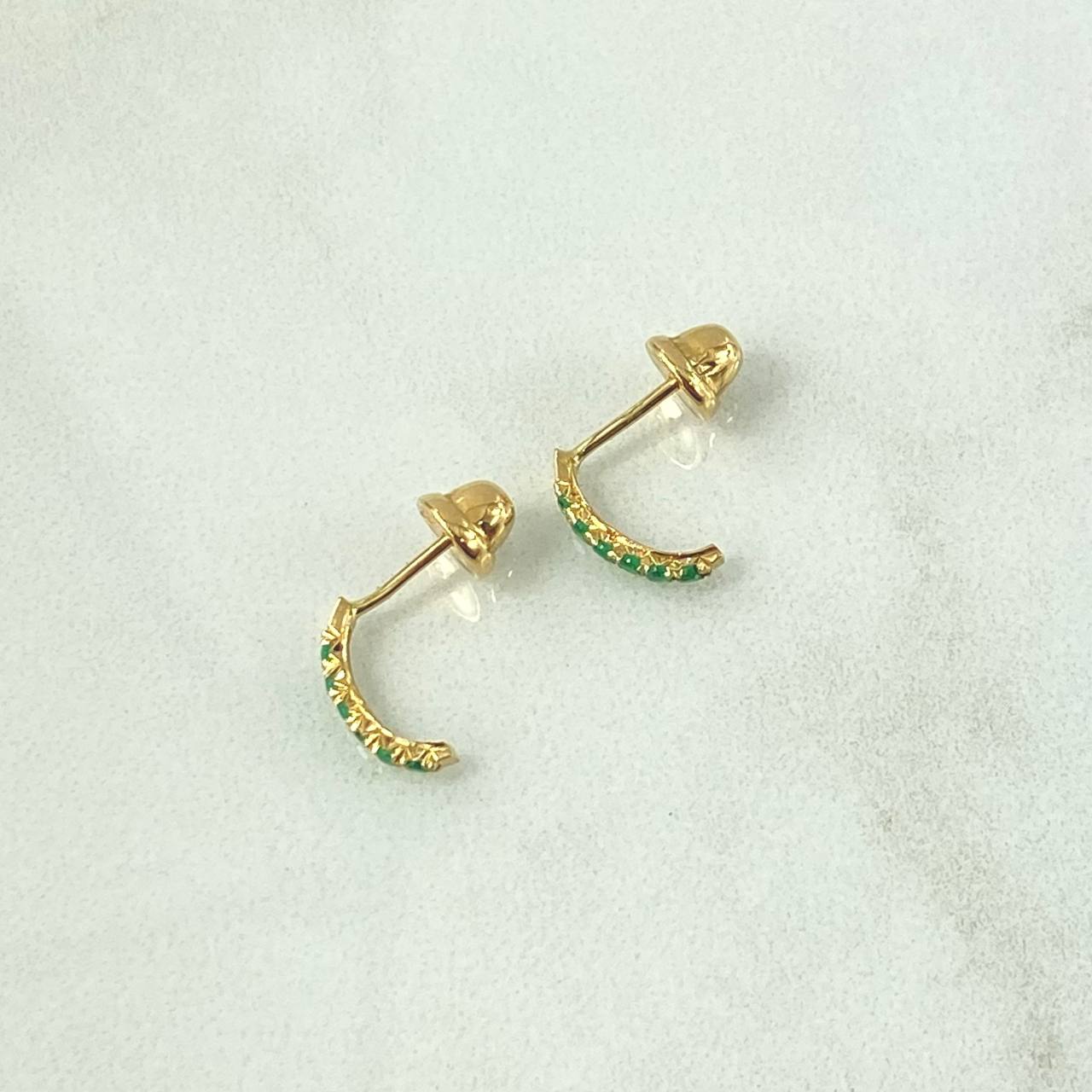 Topos Ola Curva 0.8gr / 1.1cm / Esmeraldas 25Pts Oro Amarillo 18K (Joya)