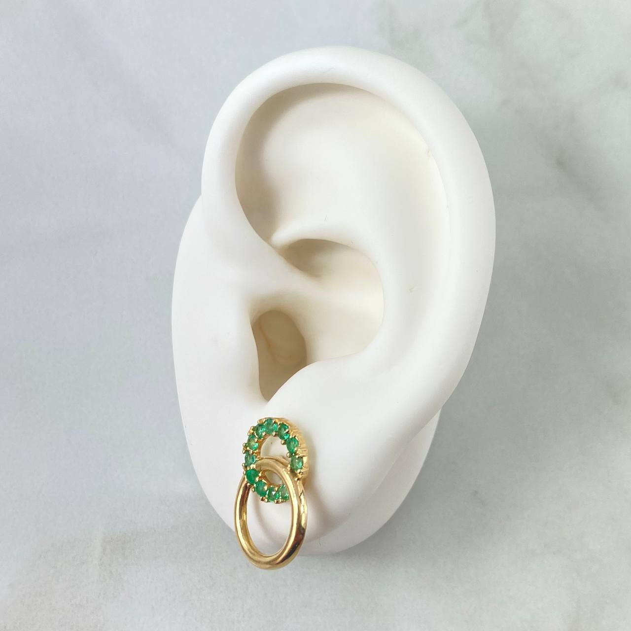 Topos Aro Doble 3.15gr / 1.7cm / Esmeraldas 50Pts Oro Amarillo 18K (Joya)