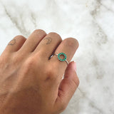 Hollow Circle Ring 1.4gr / T6 3/4 / 25Pts Emeralds 18K White Gold (Jewel)