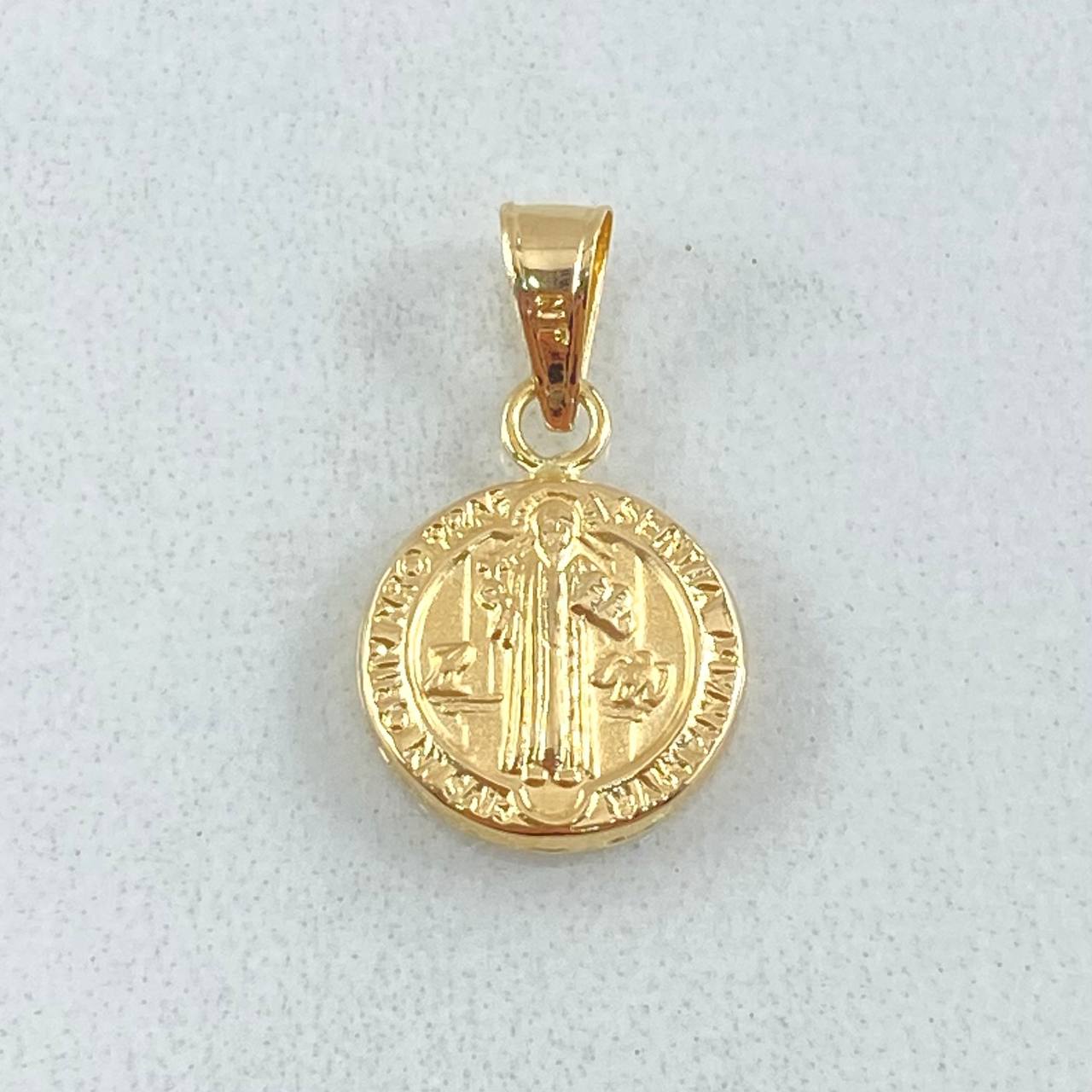 Pendant 0.55gr / 1.7cm / 18K Gold ©