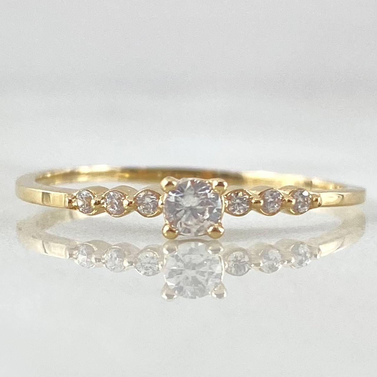 Solitaire Ring 1.2gr / Size 7 3/4 / 18K Gold