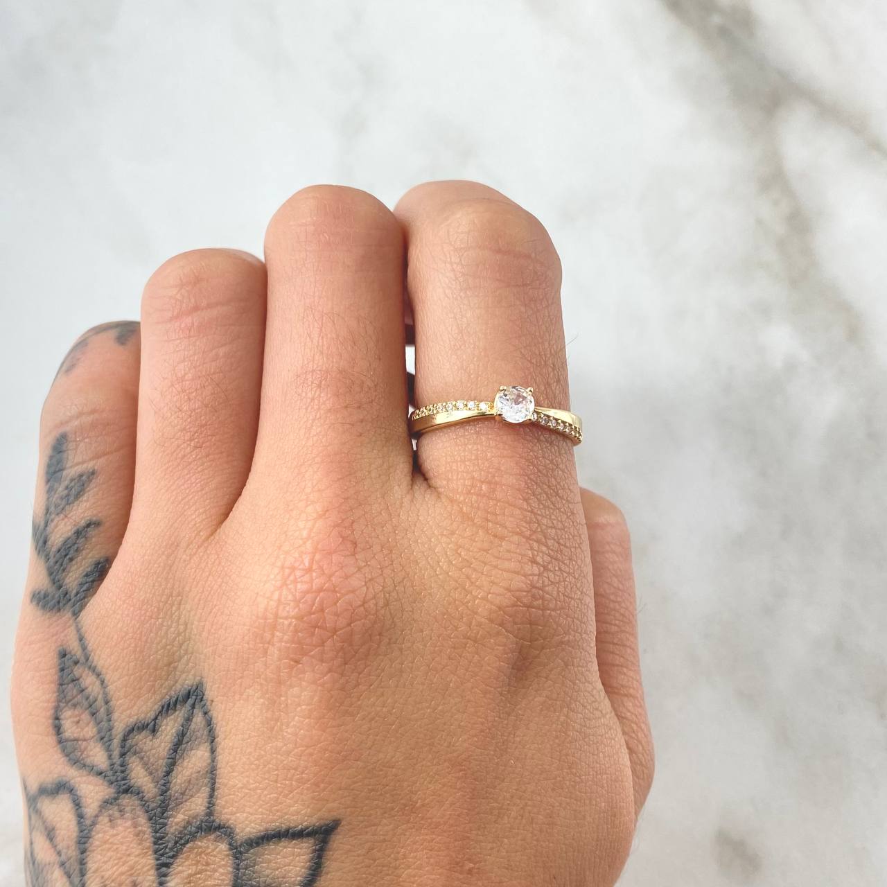 Anillo Solitario 1.6gr / T5 3/4 / Oro 18K