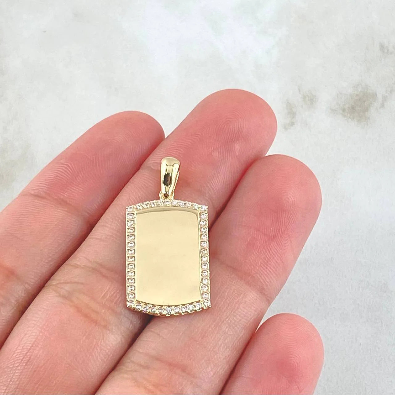 Dije Placa Borde 2.5 g / 1 in Oro Amarillo 18K