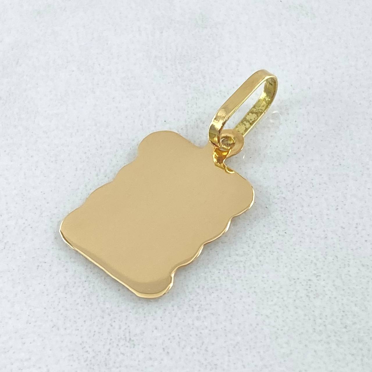 Dije Placa Pergamino 0.8gr / 2.2cm / Oro 18K