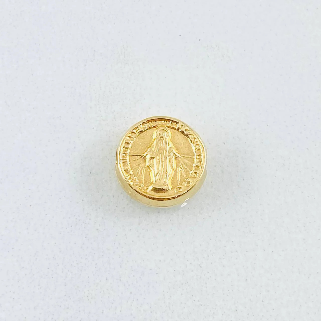Charm Virgin of the Miraculous 0.75 g / 1/2 in 18K Yellow Gold