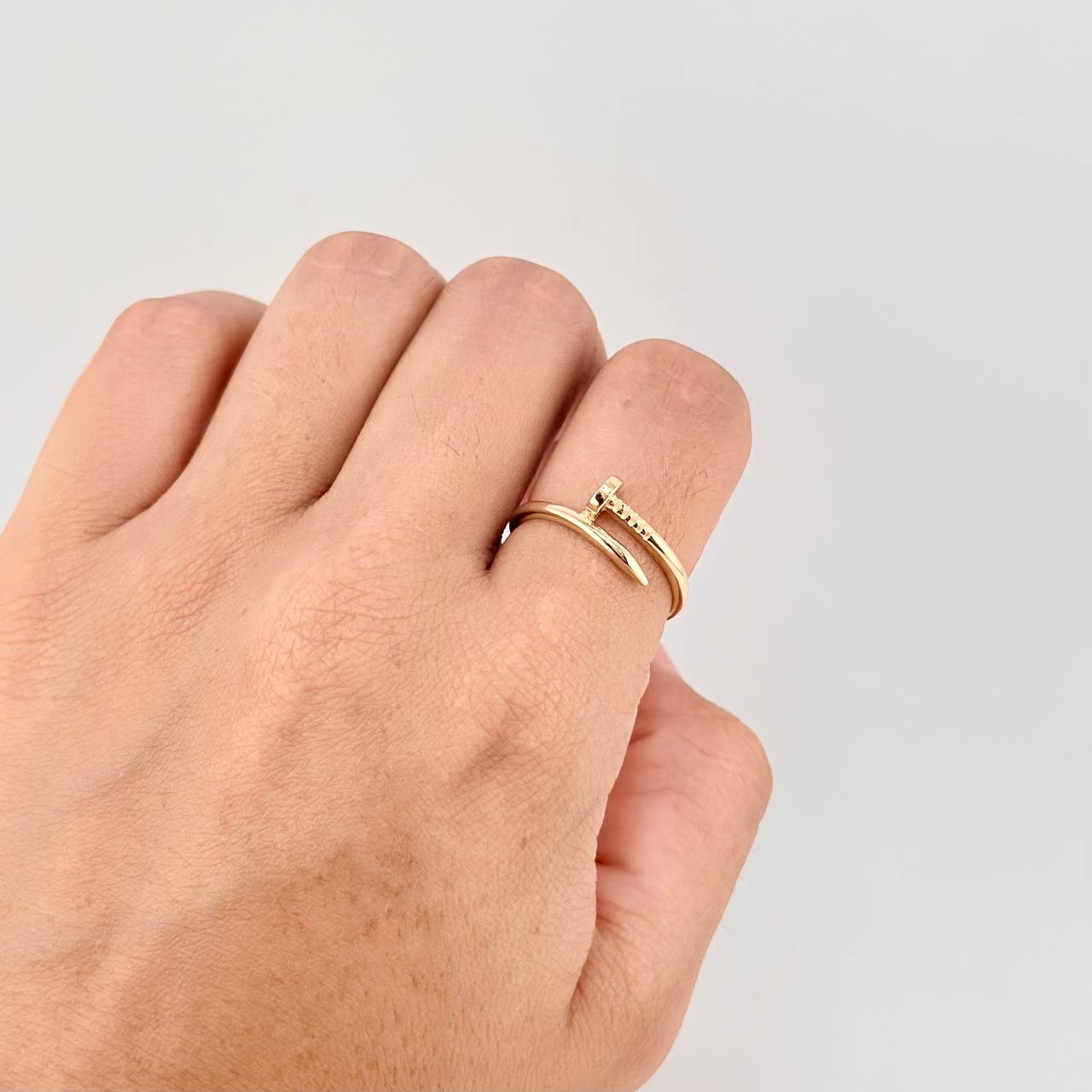 Anillo Clavo 2.65g / T7 3/4 Oro Amarillo 18K