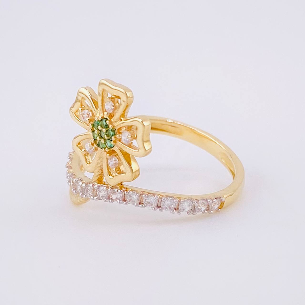 Crossed Clover Ring 2.45g / T6 1/4 Two-Tone Yellow White Gold 18K