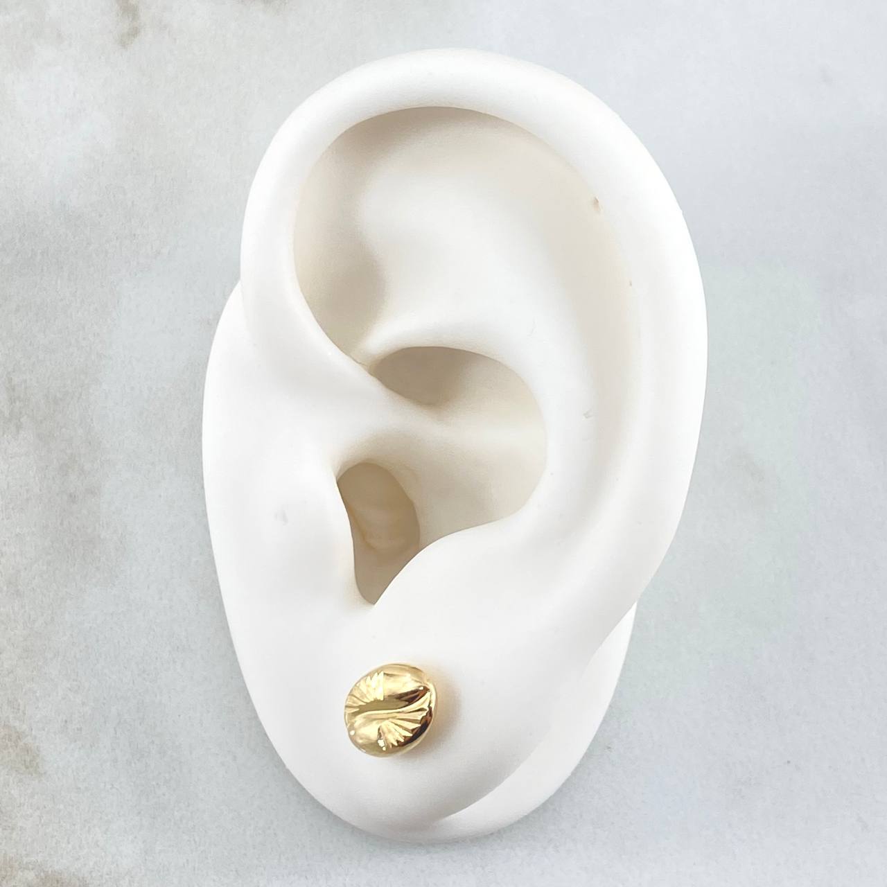 Stud Earrings Coffee Bean 0.95gr / 9.7mm Diamond Cut 18K Yellow Gold