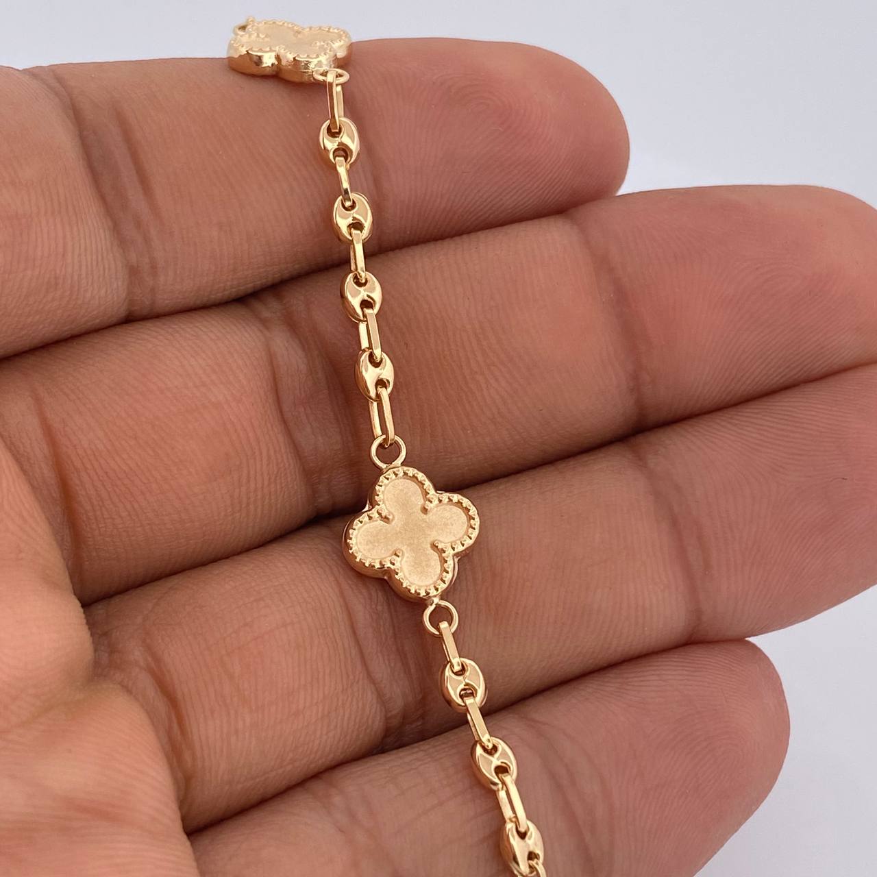 Clover Bracelet Gc 4.6gr / 7 3/4 in / 18K Gold