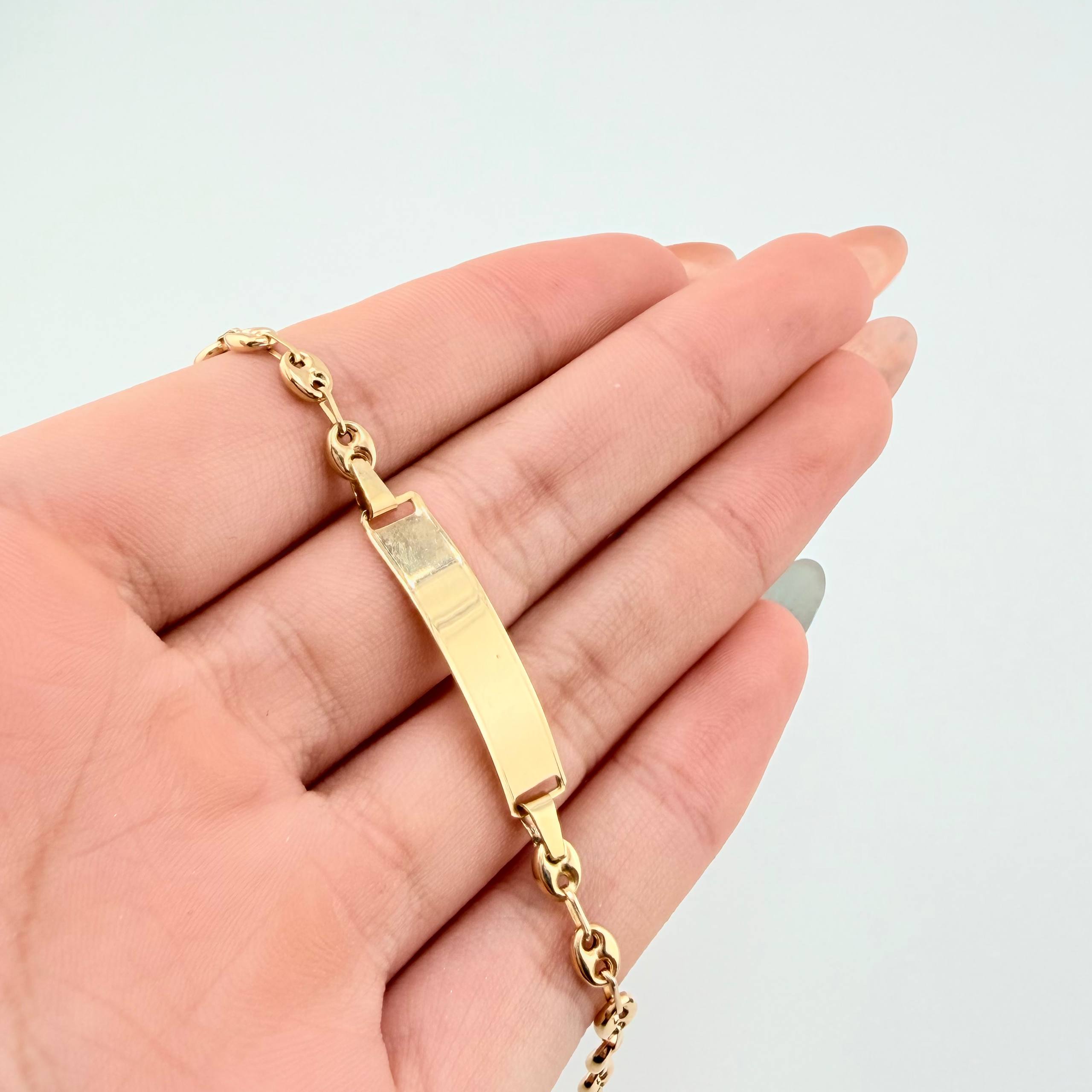 Pulso GC Placa Rectangular 2.65gr / 7 in / 4mm Oro Amarillo 18K *