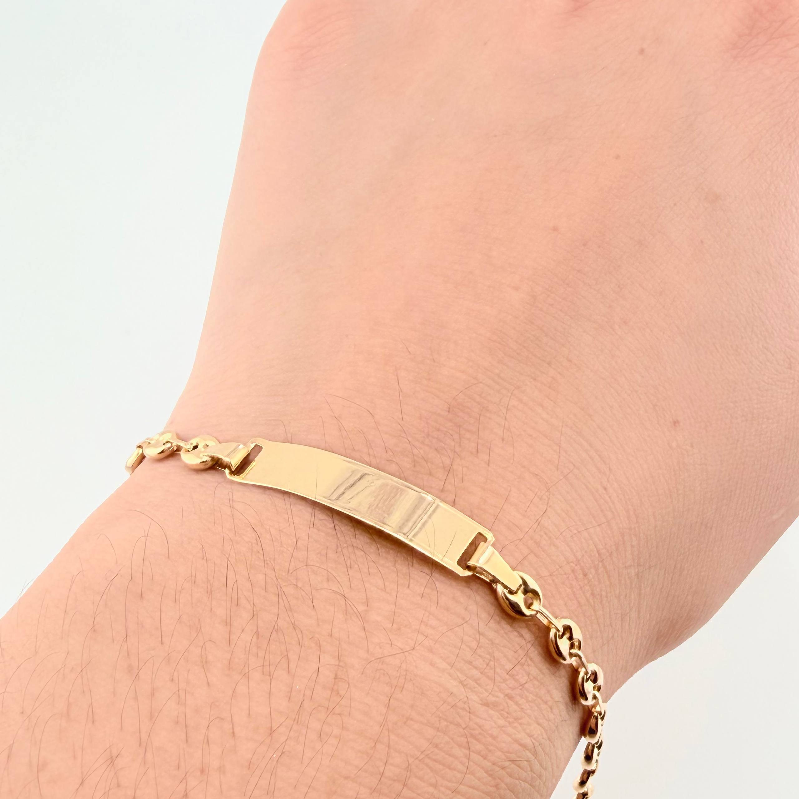 Pulso GC Placa Rectangular 2.65gr / 7 in / 4mm Oro Amarillo 18K *