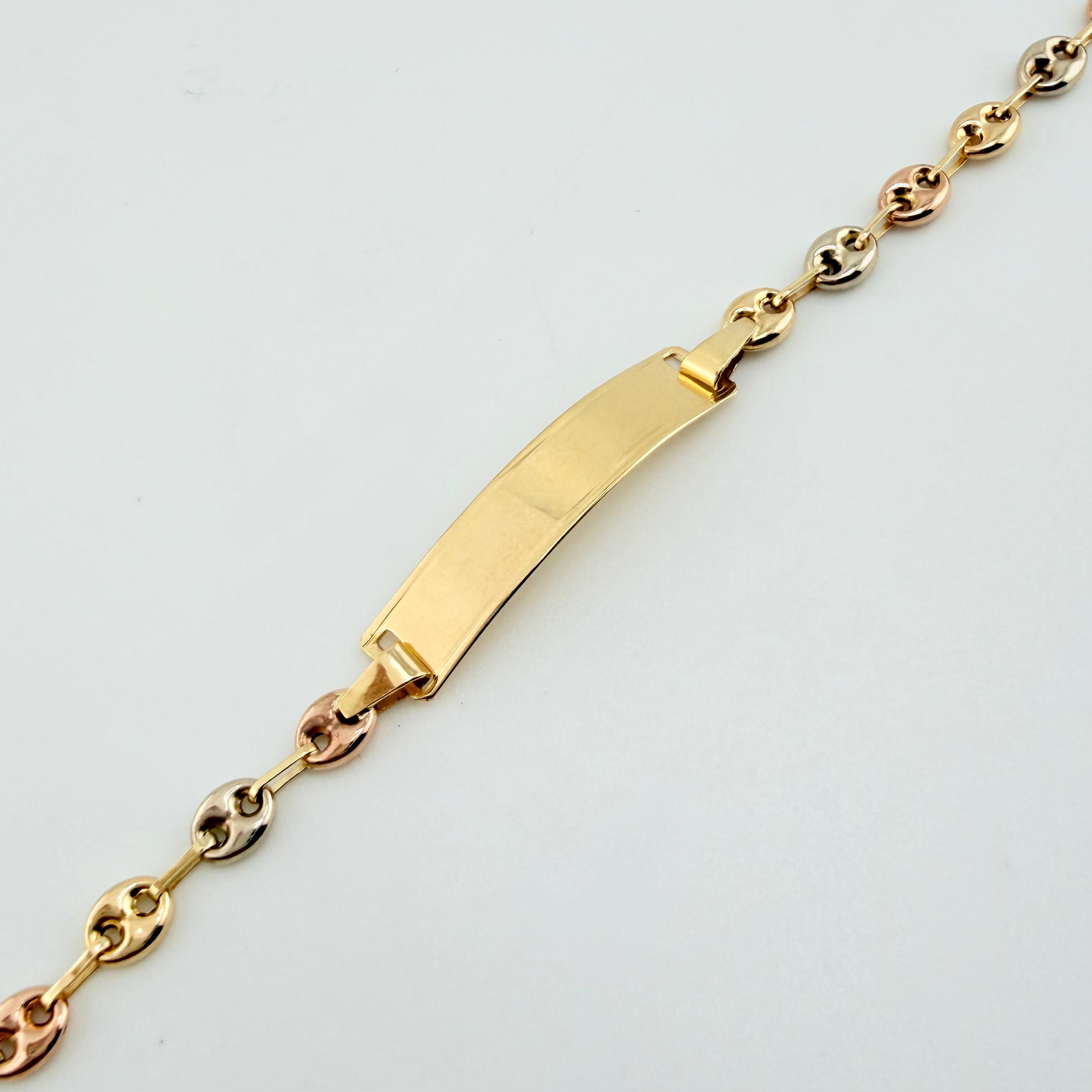 Pulso GC Placa Rectangular 2.65gr / 7 in / 4mm Tres Oros 18K *