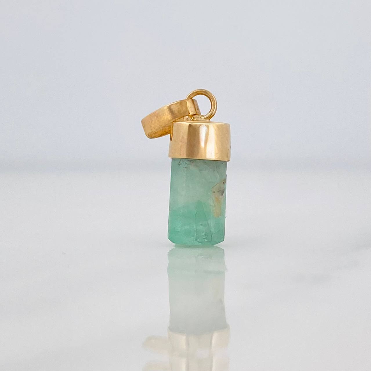 Rough Emerald Pendant 0.4g / 3/4 in 18K Yellow Gold