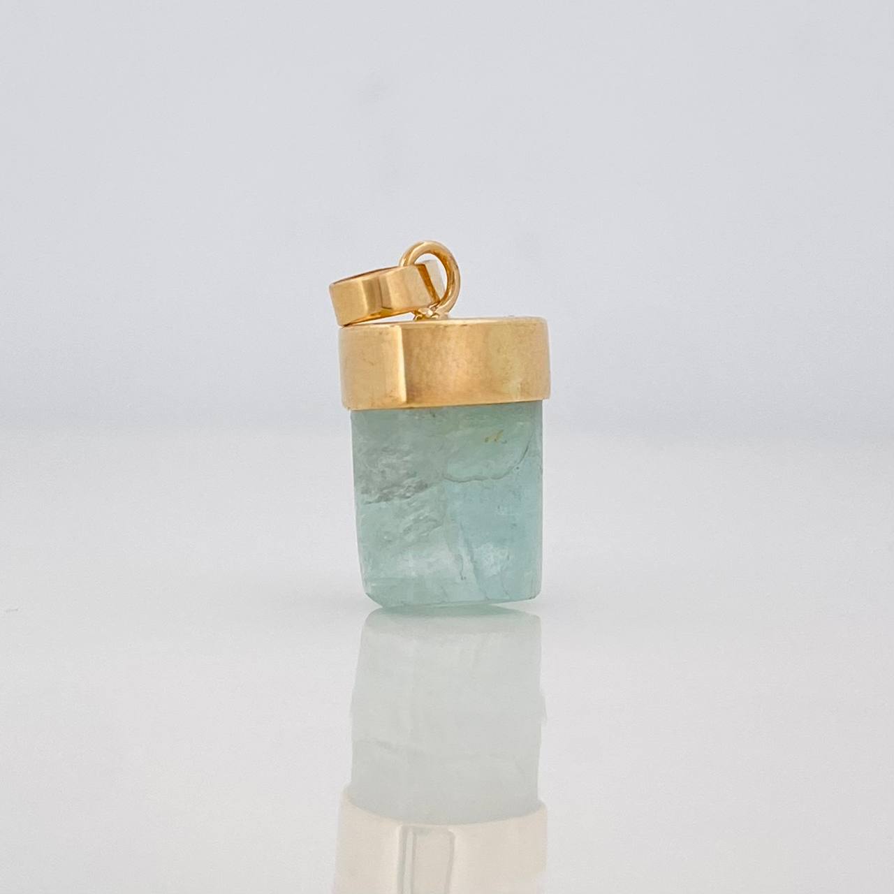 Rough Emerald Pendant 0.8g / 3/4 in 18K Yellow Gold