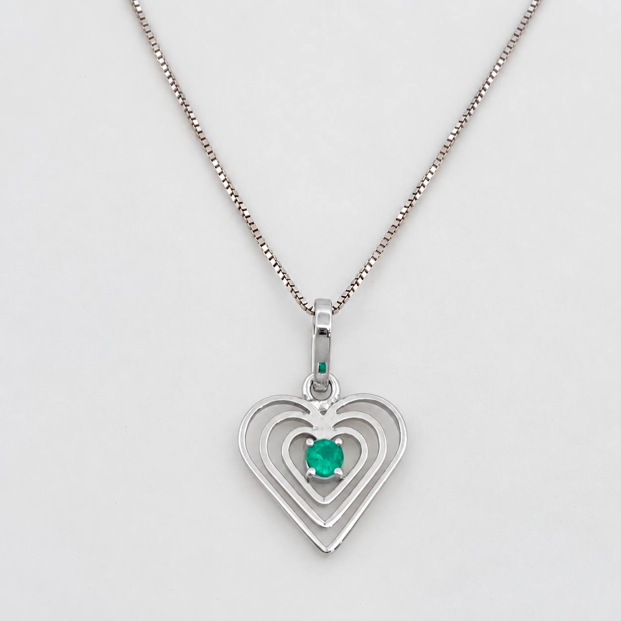 Venetian Chain Set + Emerald Heart Pendant 0.5pts / 1.55g / 18 in White Gold 18K