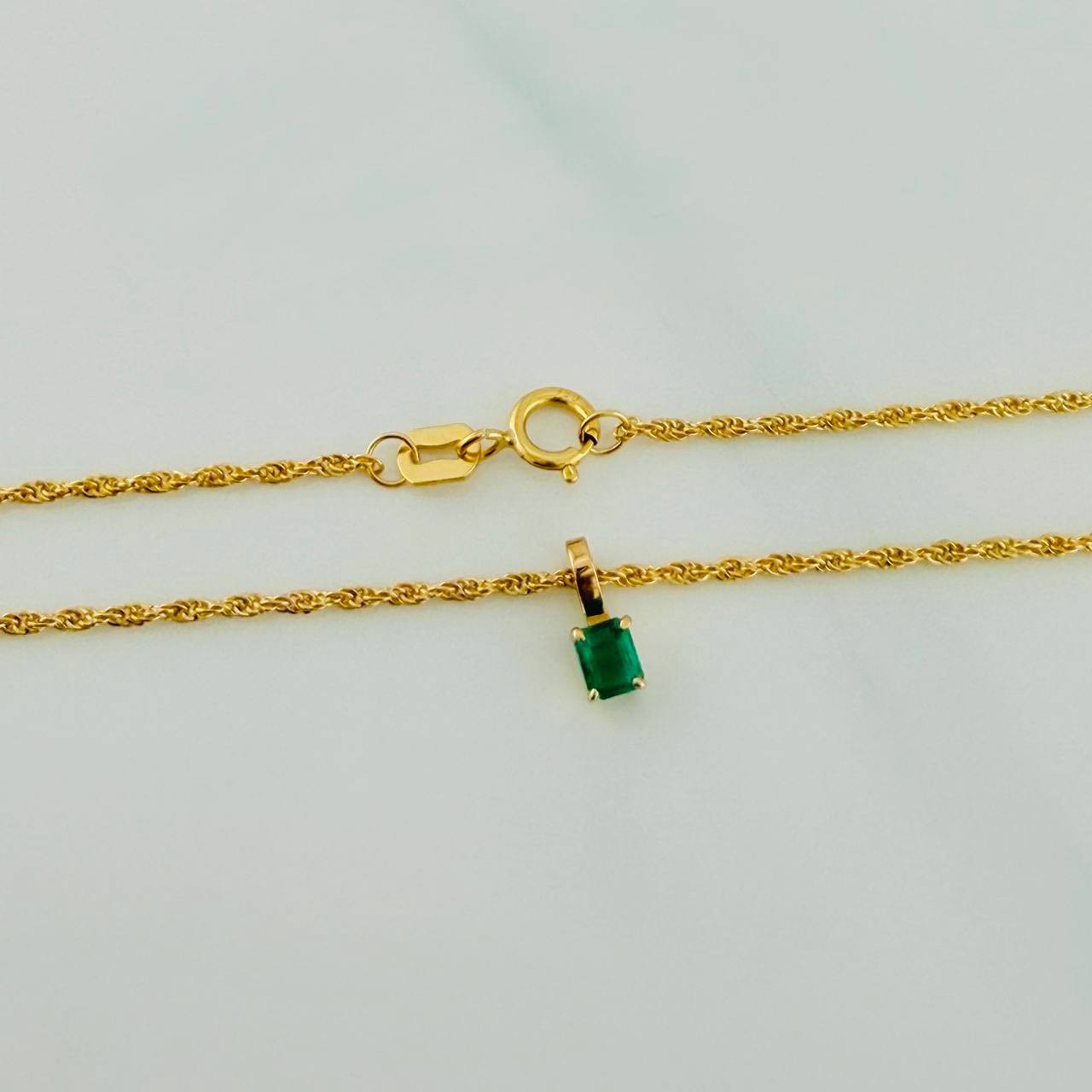 Set Lazo+Rectangular Esmeralda 1.1gr / 19 3/4 in / 1.2mm Oro Amarillo 18K &