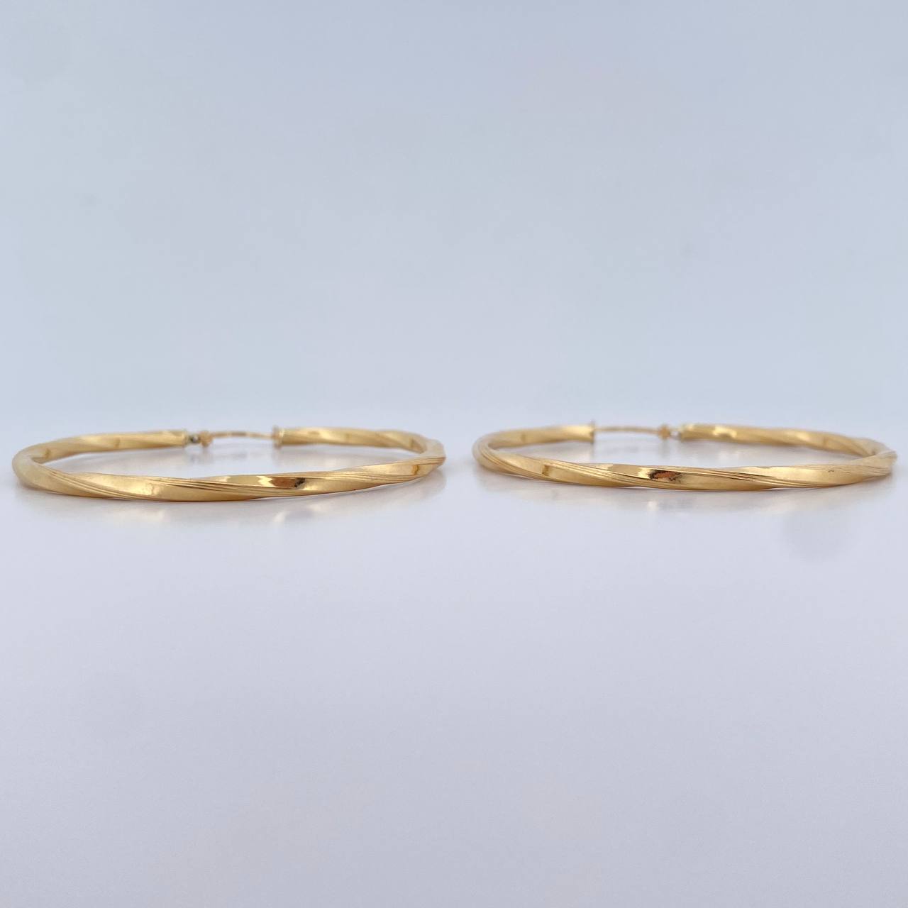 Candongas Mai 3.75gr / 5cm / Rayada Oro Amarillo 18K $