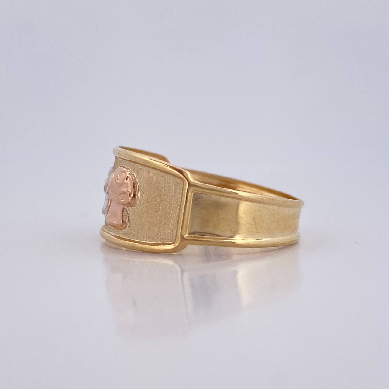 Mushroom Ring 1.65g / Size 6 1/4 Three Golds 18K