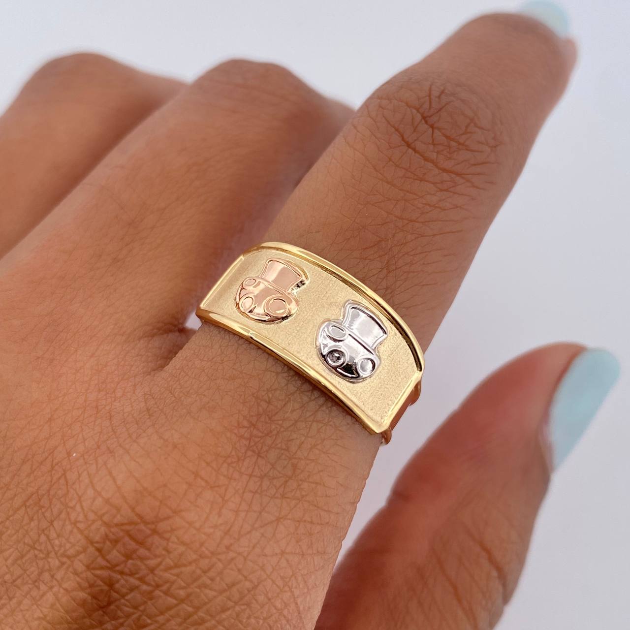 Mushroom Ring 1.65g / Size 6 1/4 Three Golds 18K
