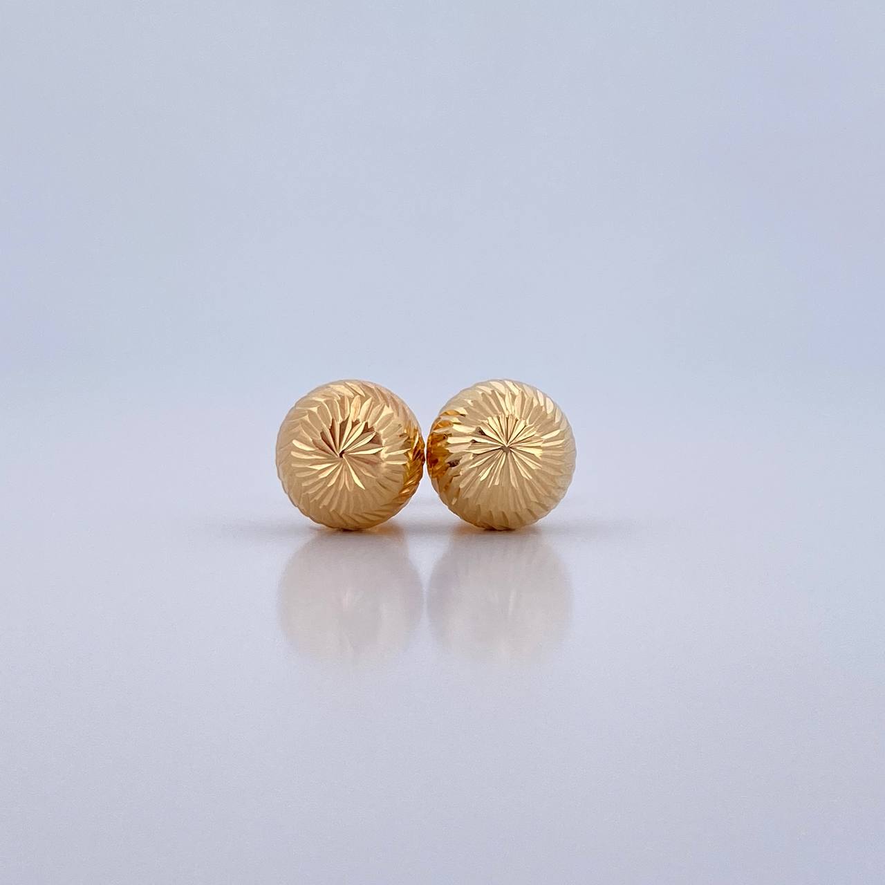 Stud Earrings Bead 1gr / 8mm Diamond Cut 18K Yellow Gold &