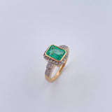 Solitaire Ring Rectangle 5.05gr / Size 6 3/4 / Emerald 1.81 Qts Diamond 25 Pts Two Yellows White Gold 18K (Jewel) &