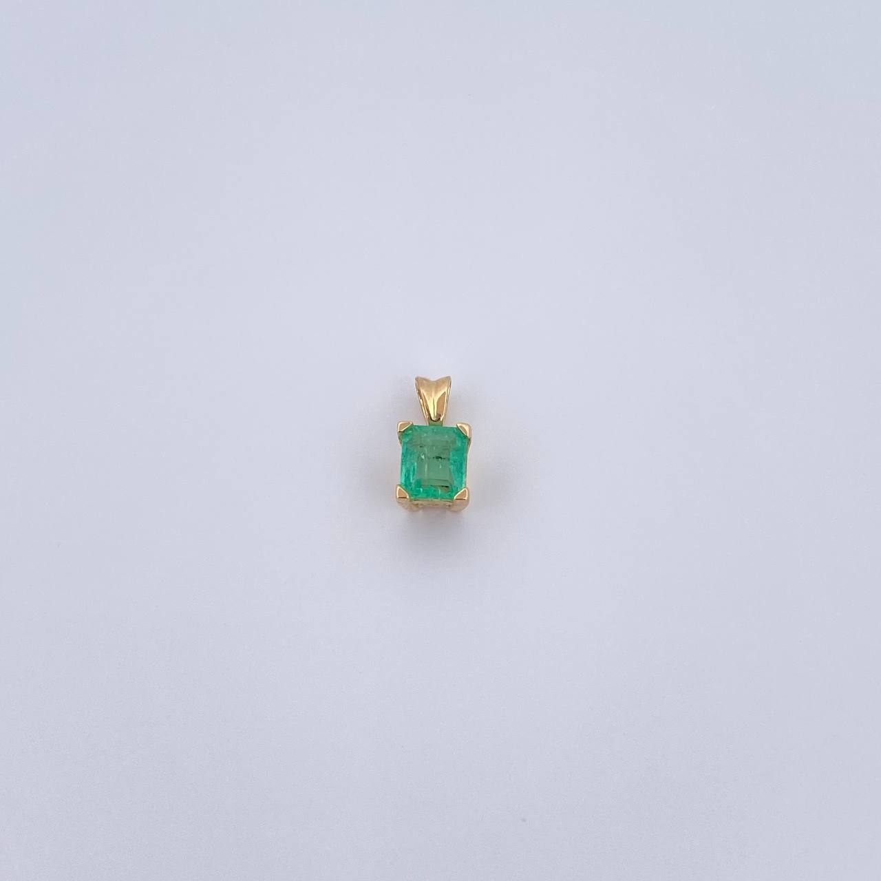 Pendant Pendant 0.85gr / 1.1cm / Emerald 97 Pts 18K Yellow Gold (Jewel) &