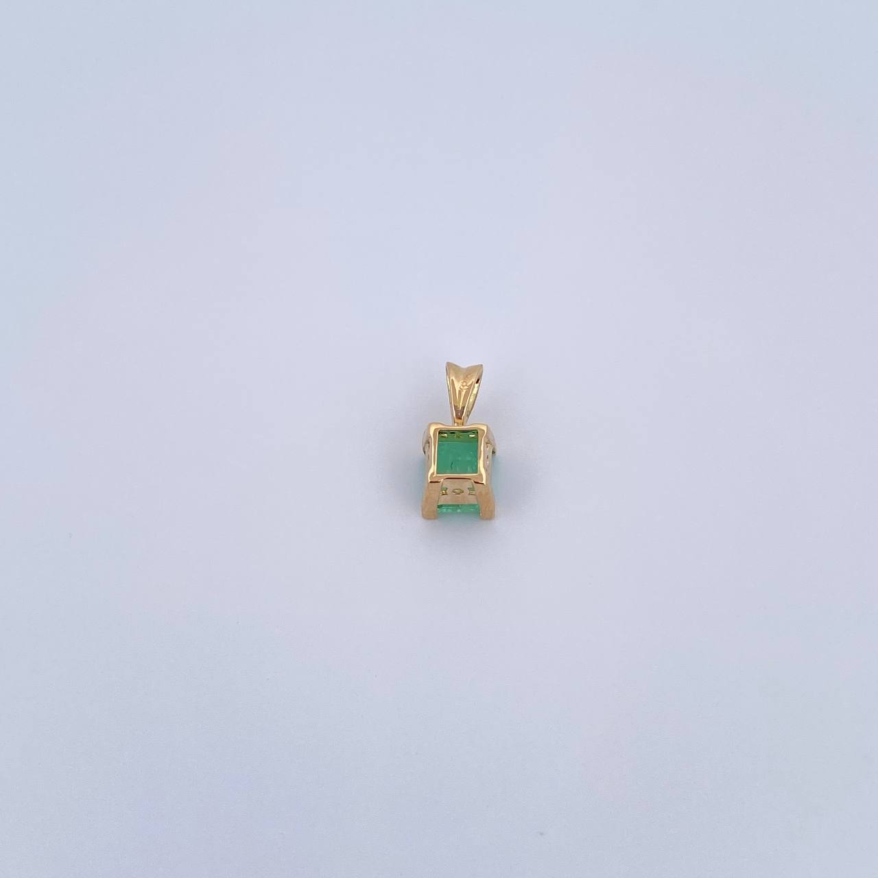 Pendant Pendant 0.85gr / 1.1cm / Emerald 97 Pts 18K Yellow Gold (Jewel) &