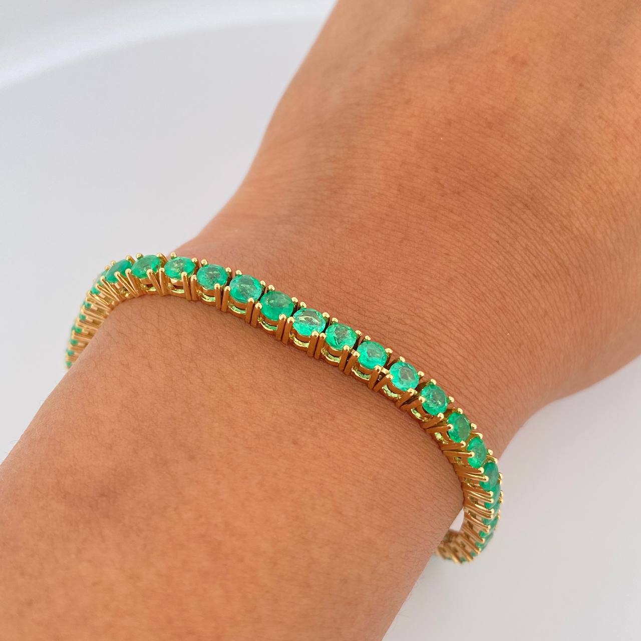 Bracelet Tennis 12.95gr / 17.6cm / 3.7mm Emerald 5.63 Qts 18K Yellow Gold (Jewel) &