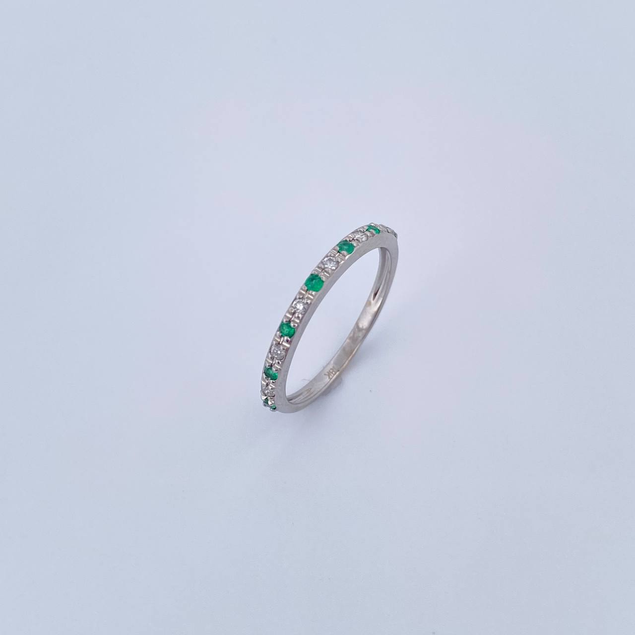 Churumbela Ring 1.7gr / Size 6 3/4 / Emerald 9 Pts Diamond 10 Pts 18K White Gold (Jewel) &