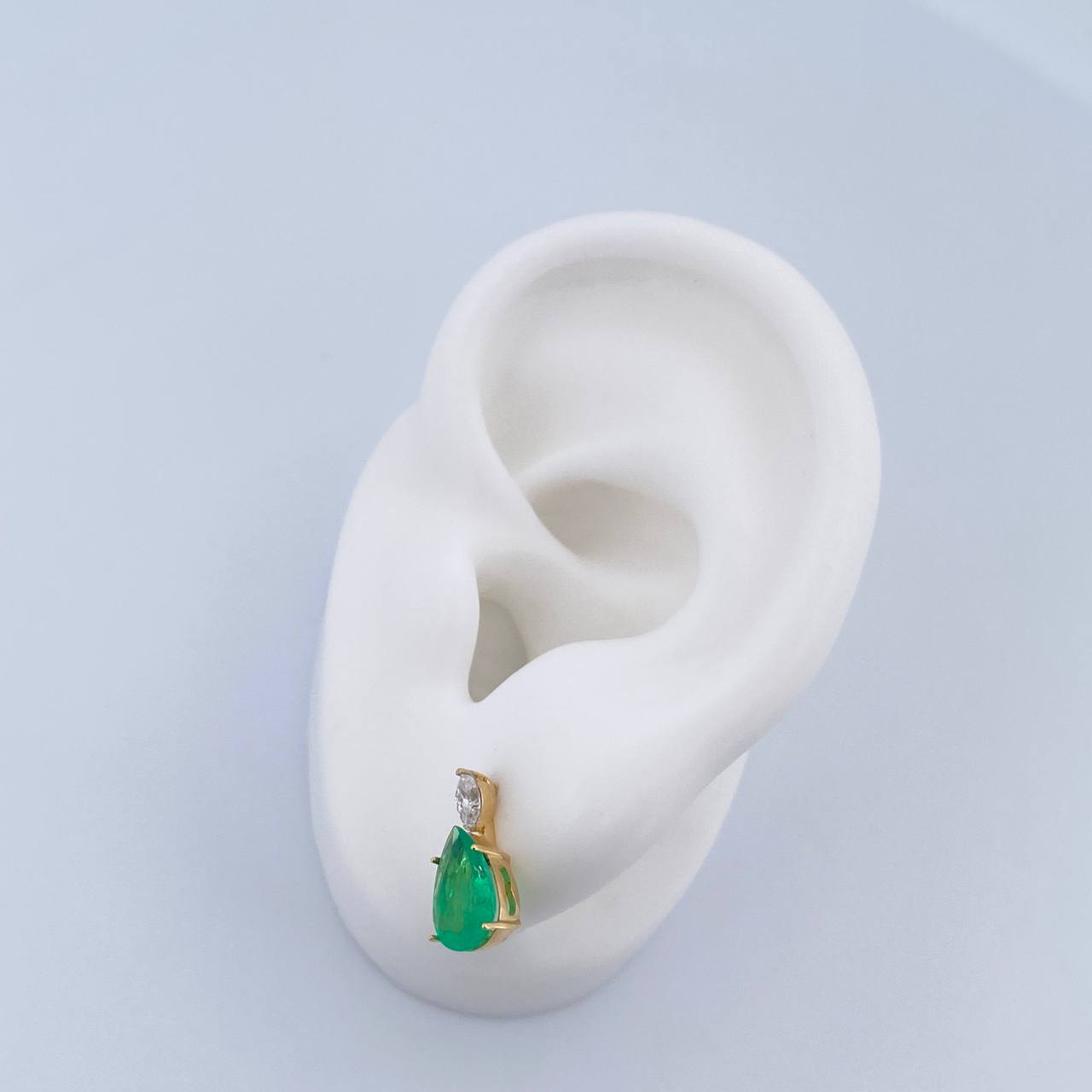 Stud Earrings Drop 2.15gr / Emerald 1.55 Pts Diamond 18 Pts 18K Yellow Gold (Jewel) &