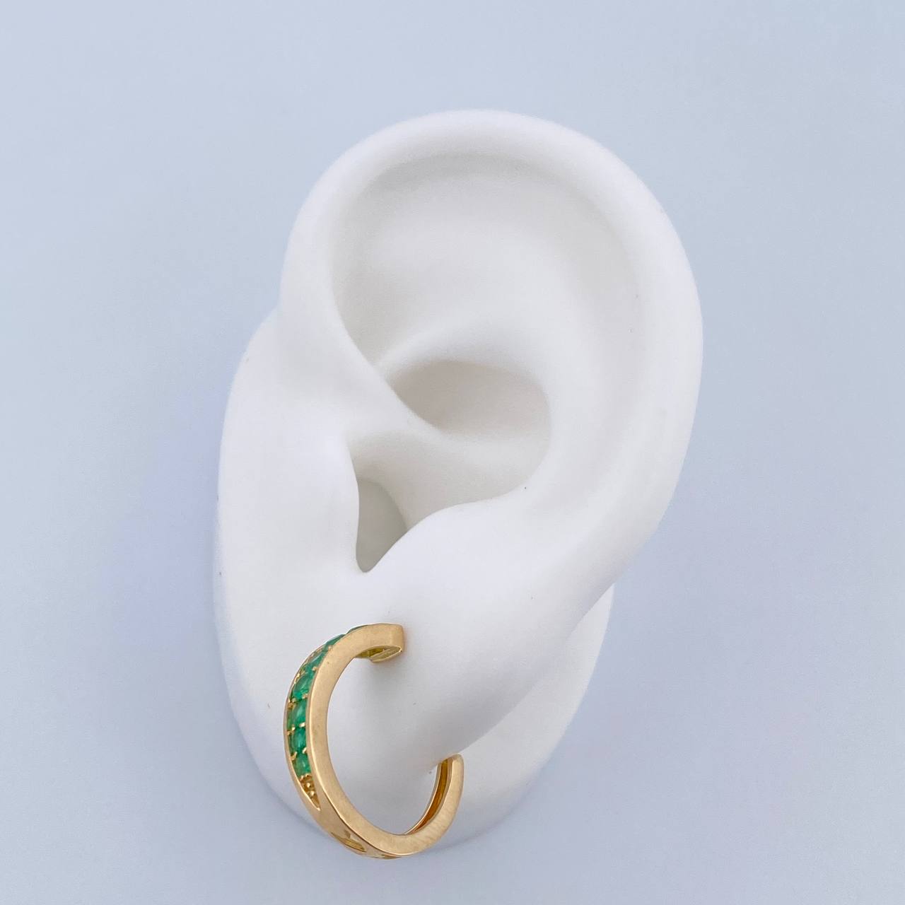 Stud Earrings Medium Hoop 3.85gr / Emerald 63 Pts 18K Yellow Gold (Jewel) &
