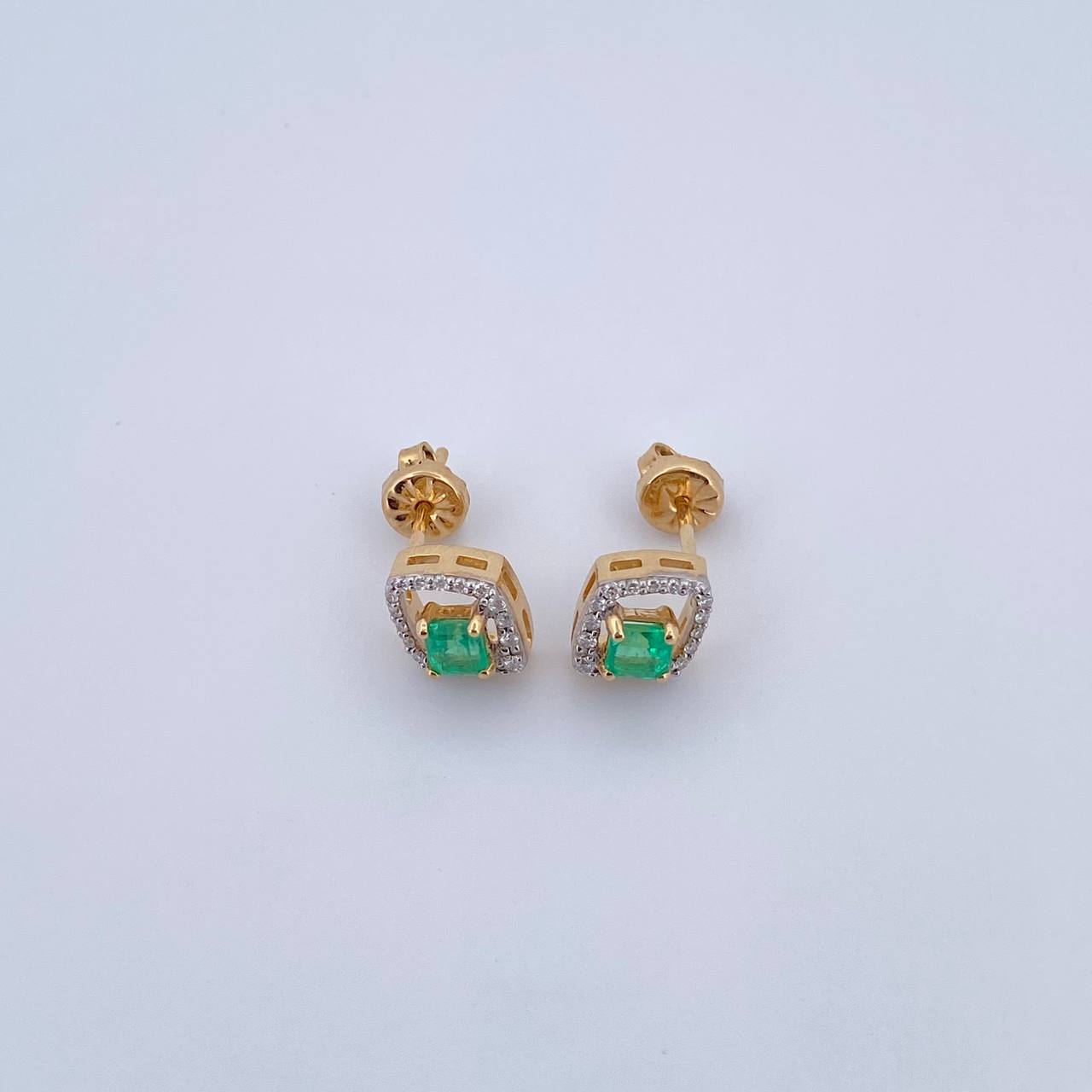 Topos Rombo 3.05gr / Esmeralda 51 Pts Diamante 16 Pts Dos Oros Amarillo Blanco 18K (Joya) &