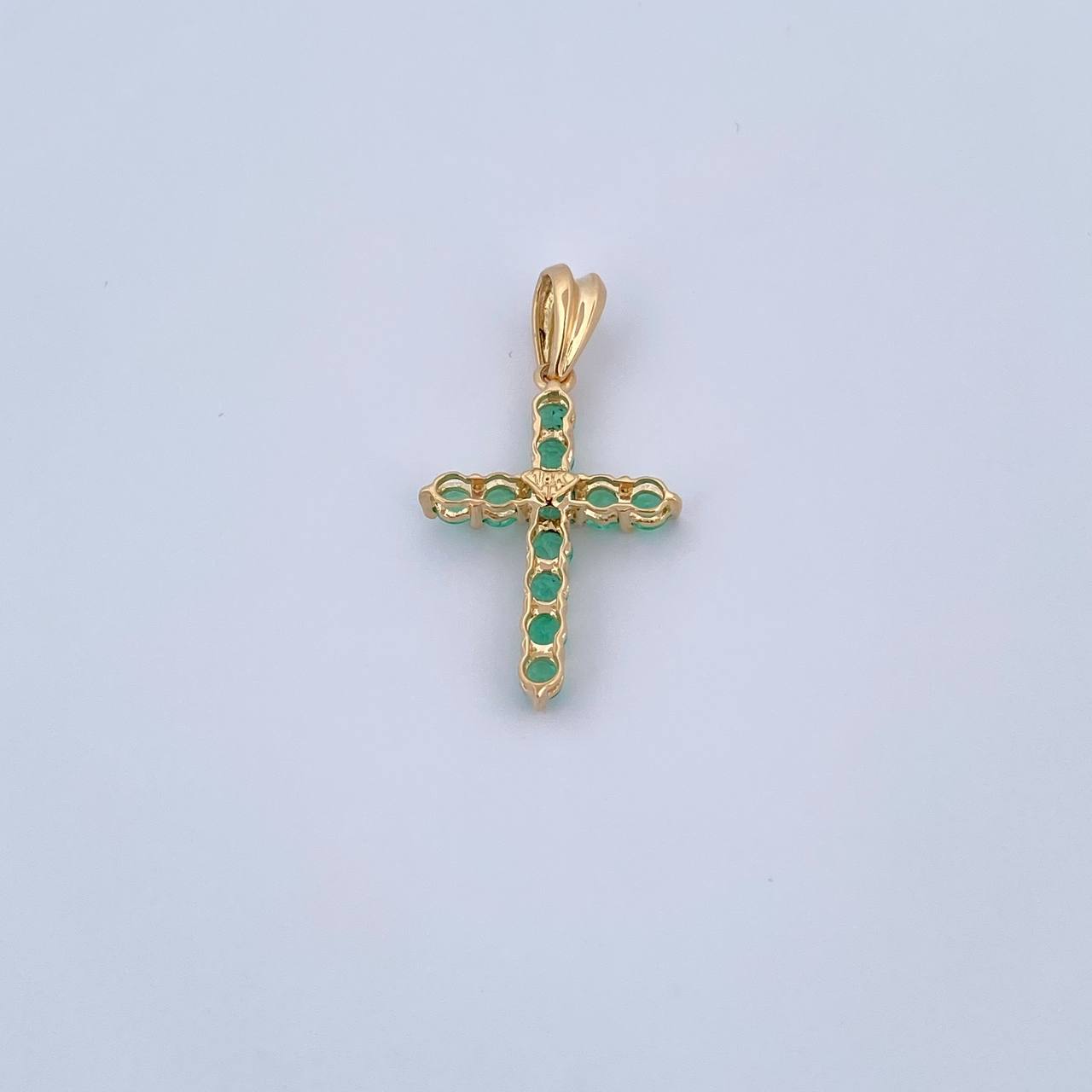 Dije Cruz 1.5gr / 2.8cm / Esmeralda 66 Pts Oro Amarillo 18K (Joya) &