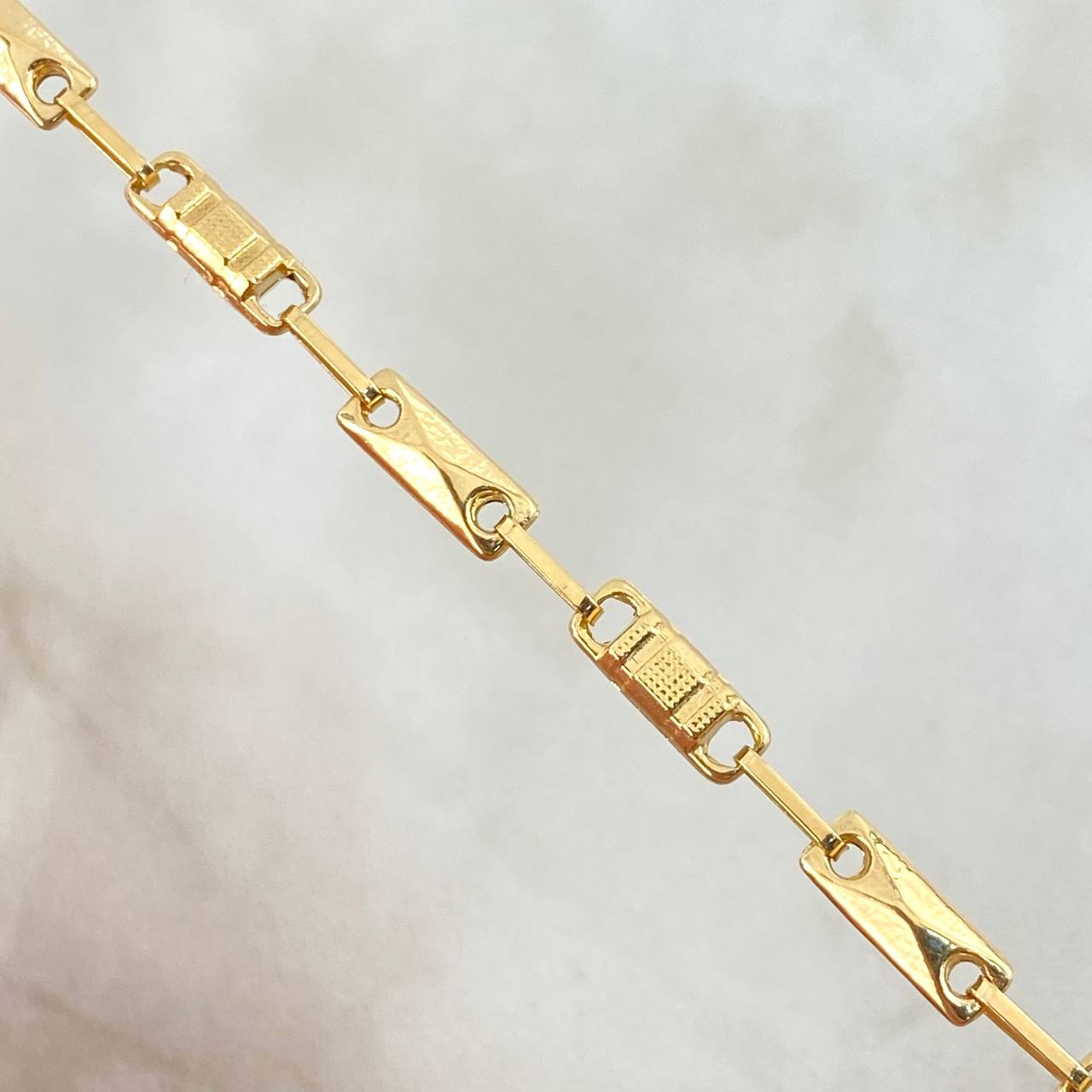 Rustic Rectangle Chain 9.5gr / 60cm / 3.7mm Grooved 18K Yellow Gold
