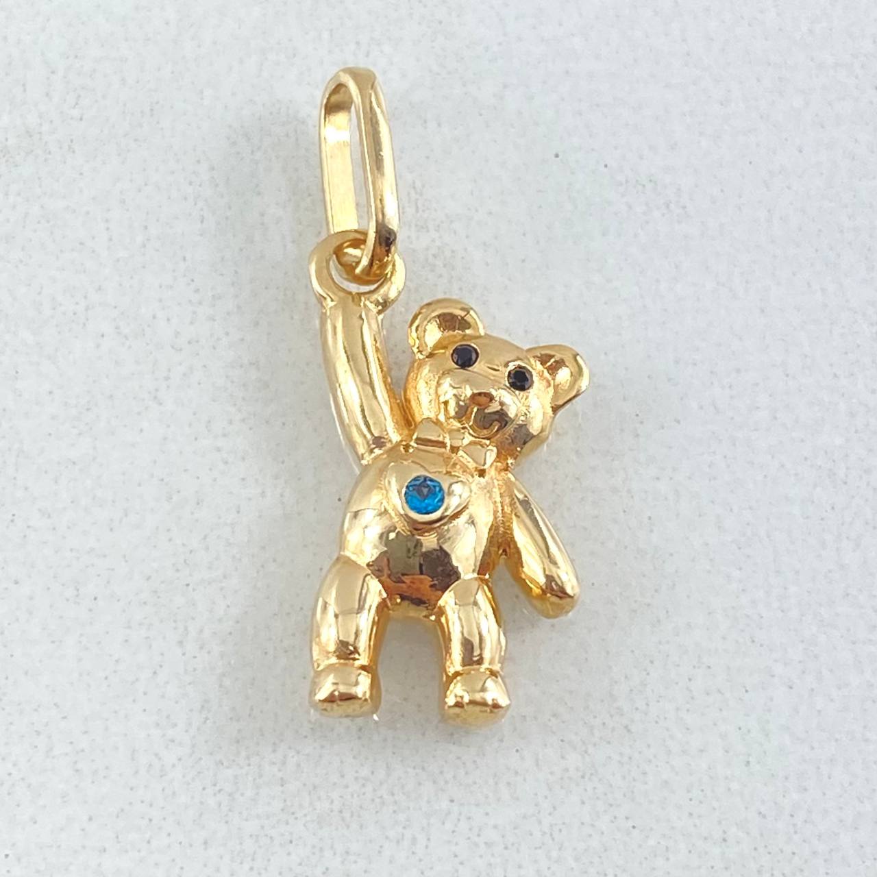 Pendant Bear Hand Up 1.8gr / 2.4cm (0.9in) / 18K Gold ©