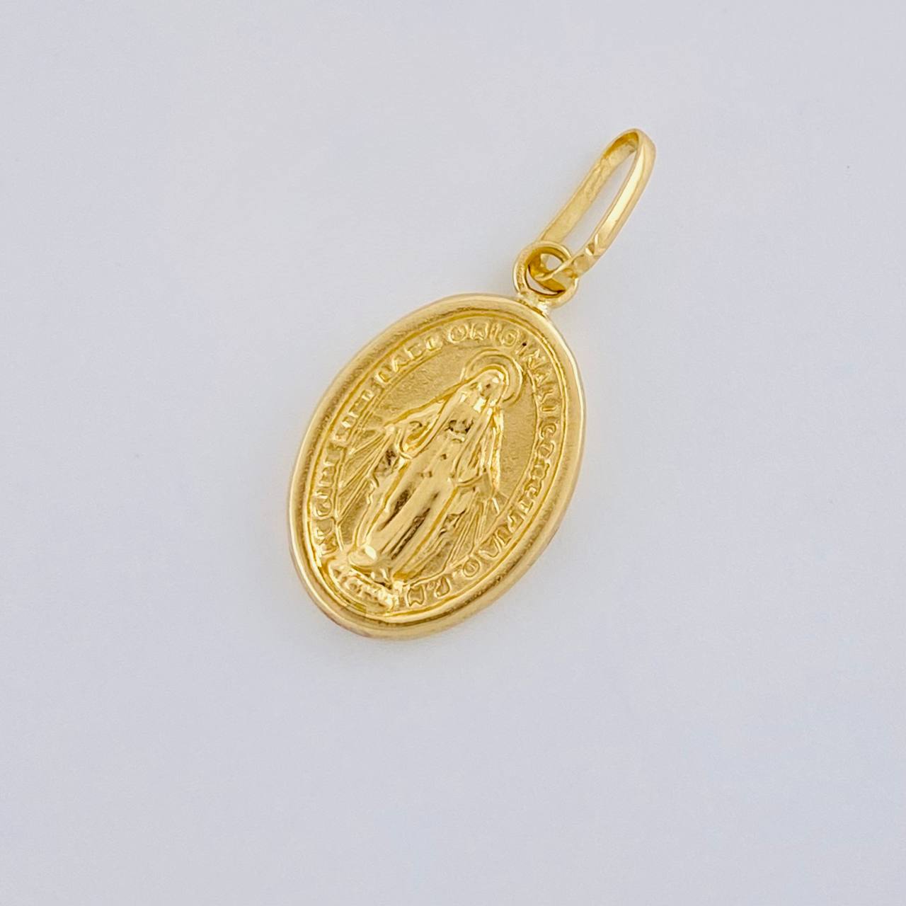Dije Virgen Milagrosa 0.7 g / 3/4 in Oro Amarillo 18K
