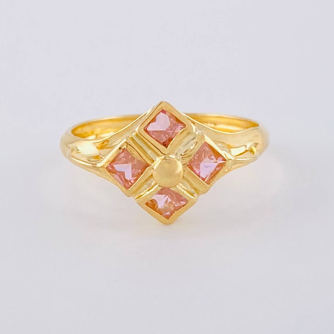 Anillo Rombo Imperial 1.8 g / T8 1/2 Oro Amarillo 18K
