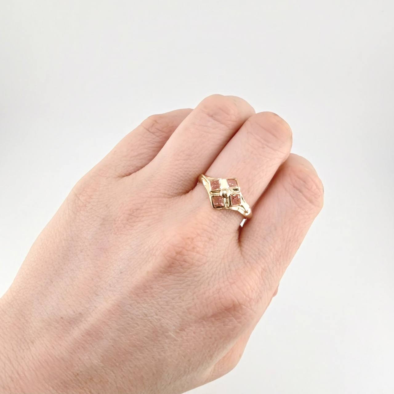 Anillo Rombo Imperial 1.8 g / T8 1/2 Oro Amarillo 18K