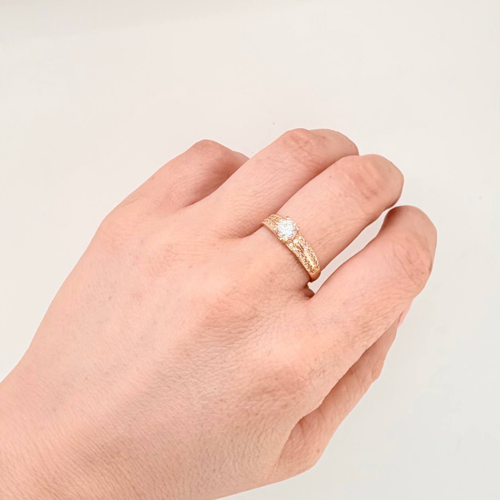 Anillo Solitario 2.7gr / T7 3/4 / Oro Amarillo 18K ©