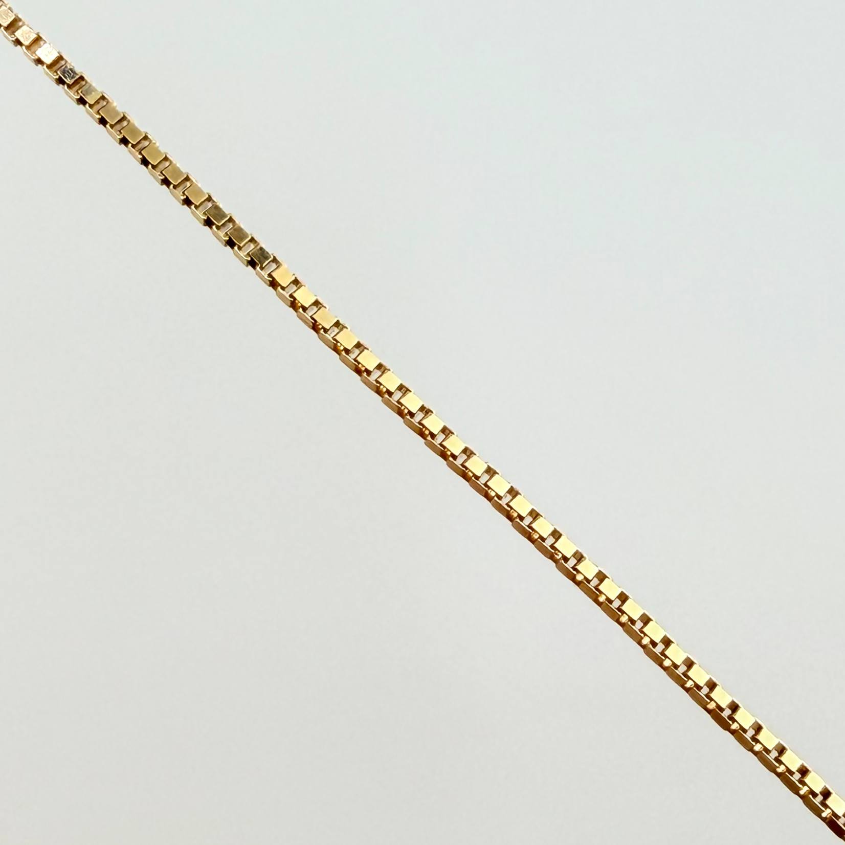 Set Cadena y Dije Veneciana + Ancla 1.25gr / 19 3/4 in / 0.6mm Oro Amarillo 18K ©