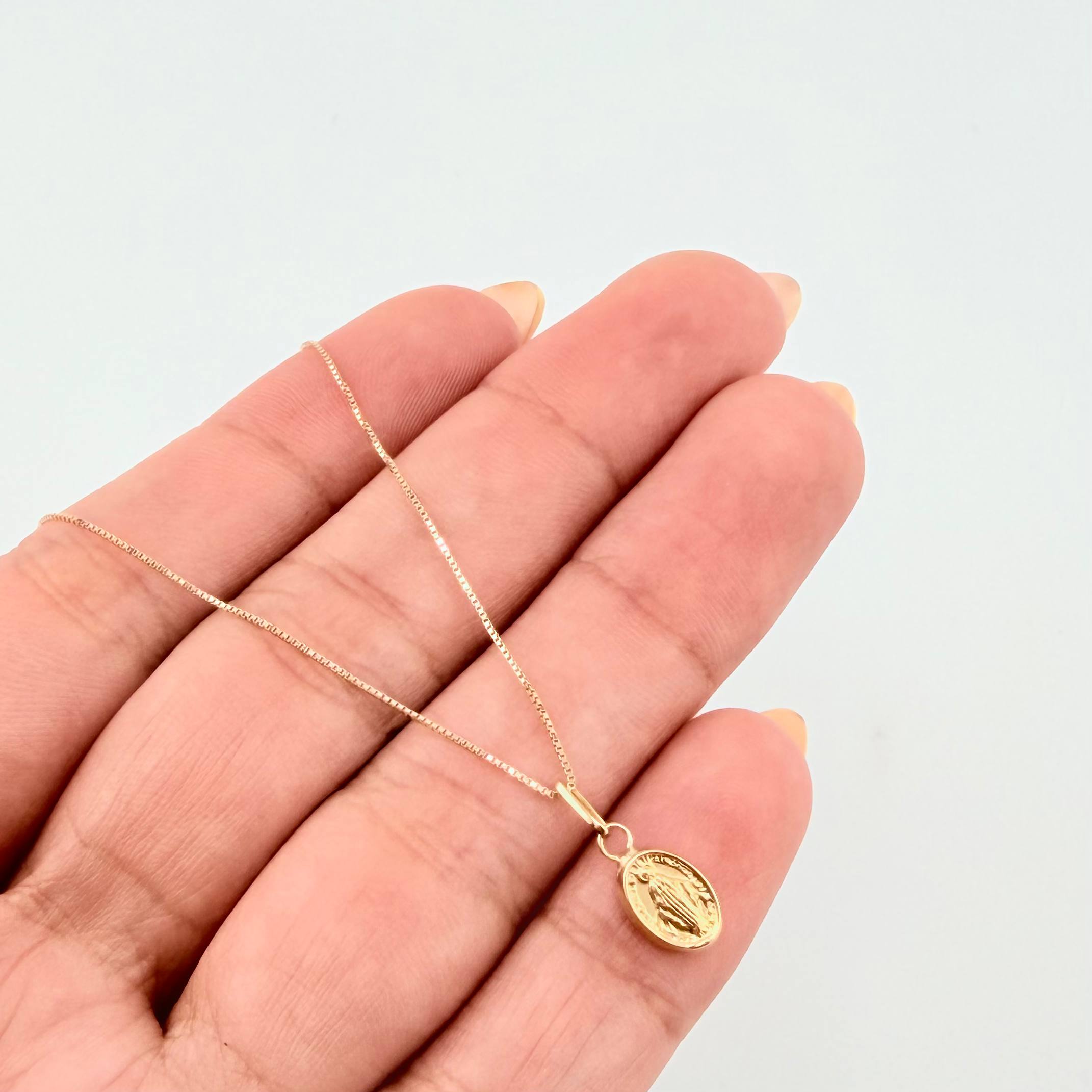 Set Cadena y Dije Veneciana + Virgen Milagrosa 1.25gr / 17 3/4 in / 0.6mm Oro Amarillo 18K