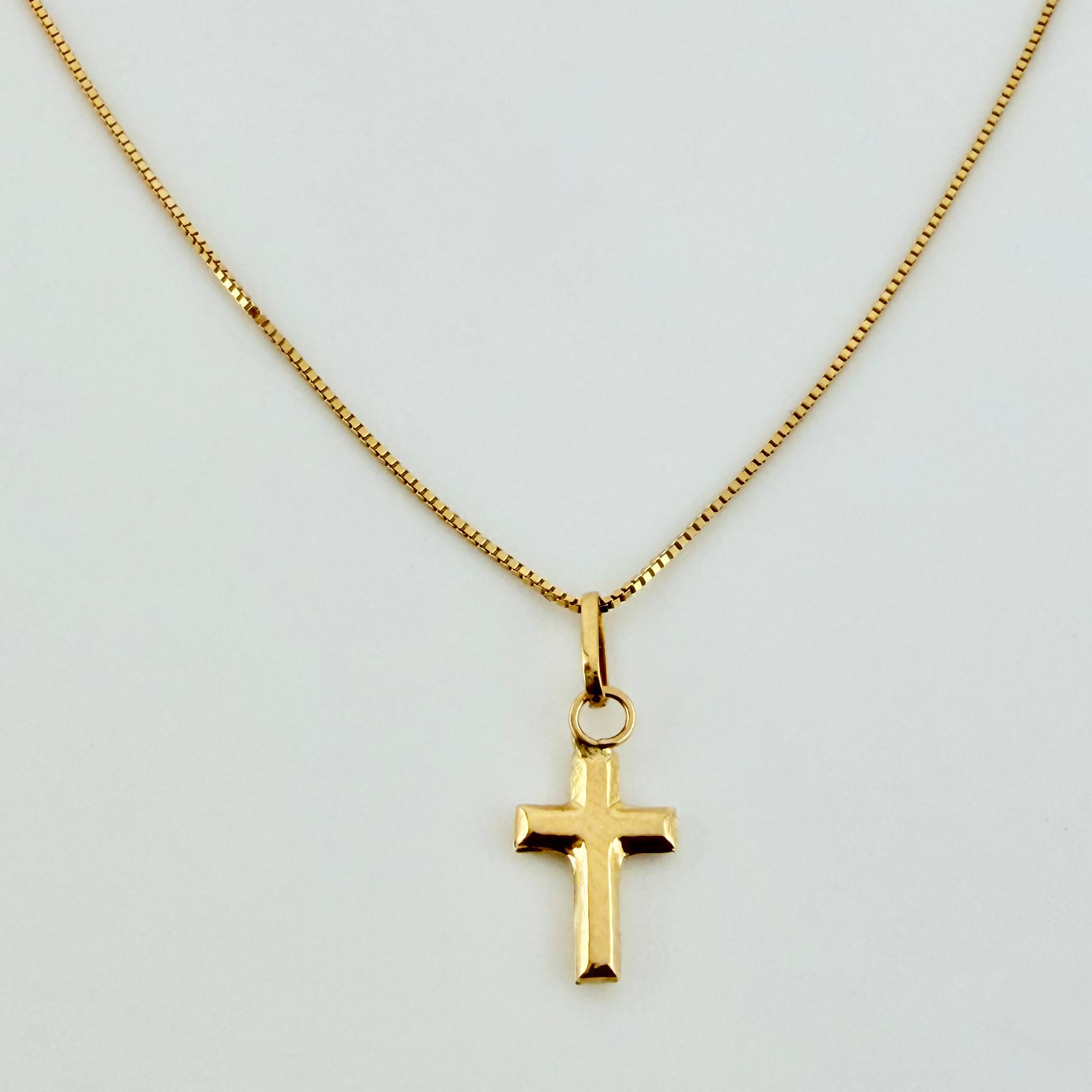 Set Cadena y Dije Veneciana + Cruz Lisa 1.15gr / 17 3/4 in / 0.5mm Oro Amarillo 18K