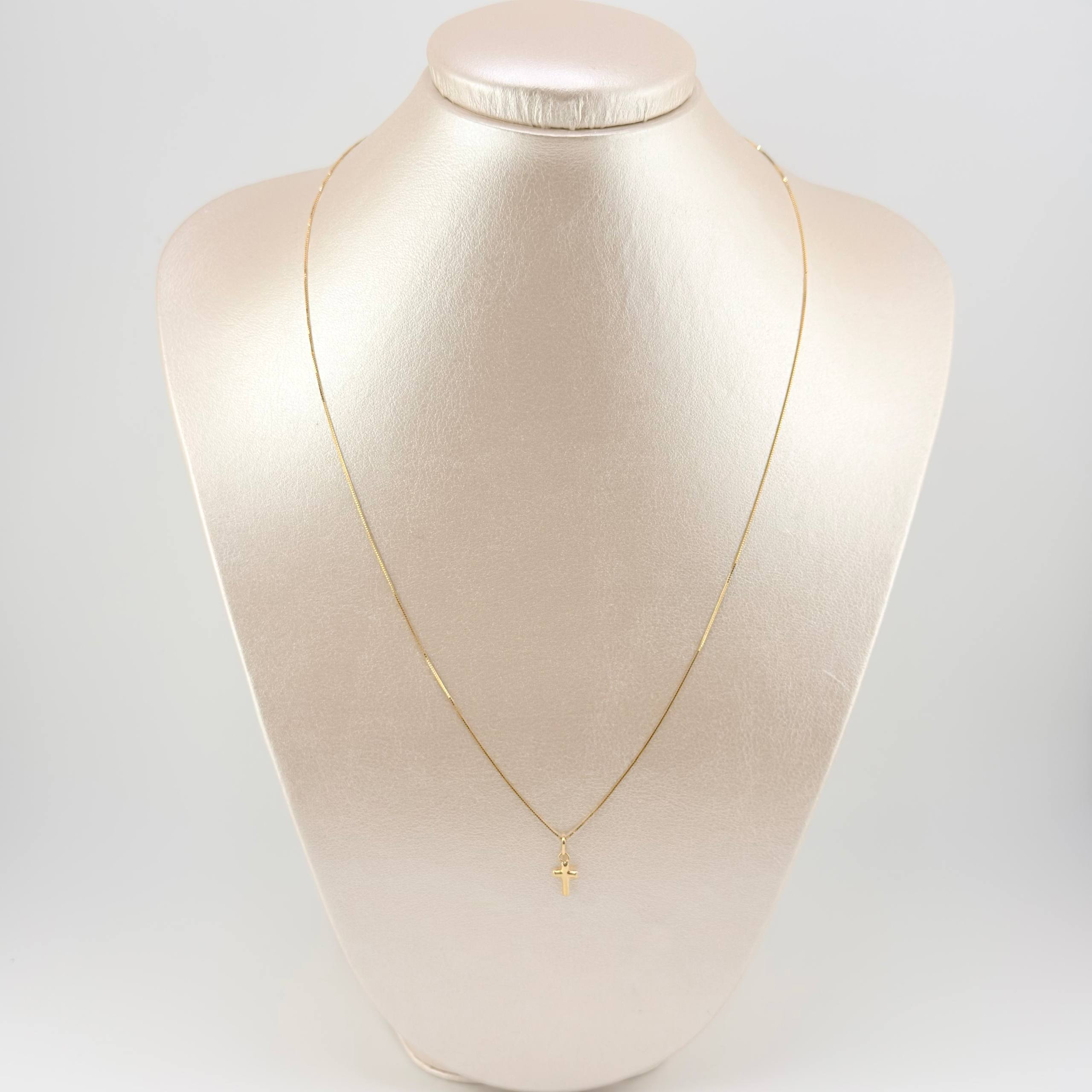 Set Cadena y Dije Veneciana + Cruz 1.3gr / 19 3/4 in / 0.6mm Oro Amarillo 18K ©