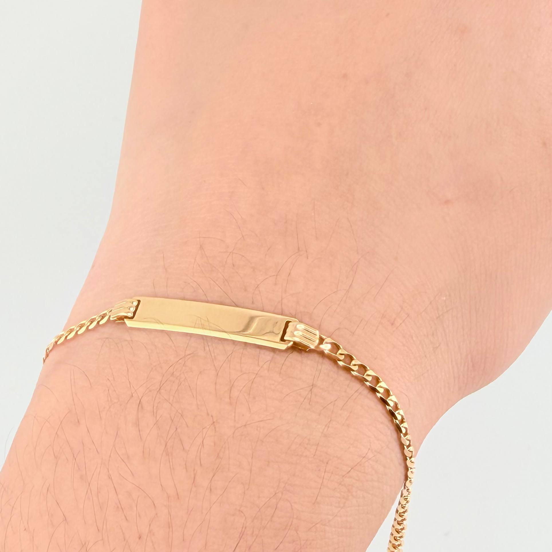 Pulso Bebé Cubano Placa Rectangular 2.65gr / 6 1/4 in / 2.3mm Oro Amarillo +1 18K