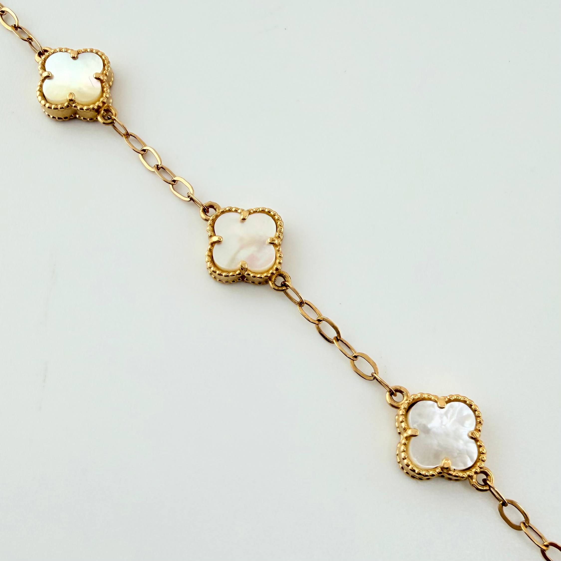 Pulso Trebol Nacar Blanco Diamantado 4.15gr / 7 3/4 in / 10mm Oro Amarillo Nac.Esp. 18K