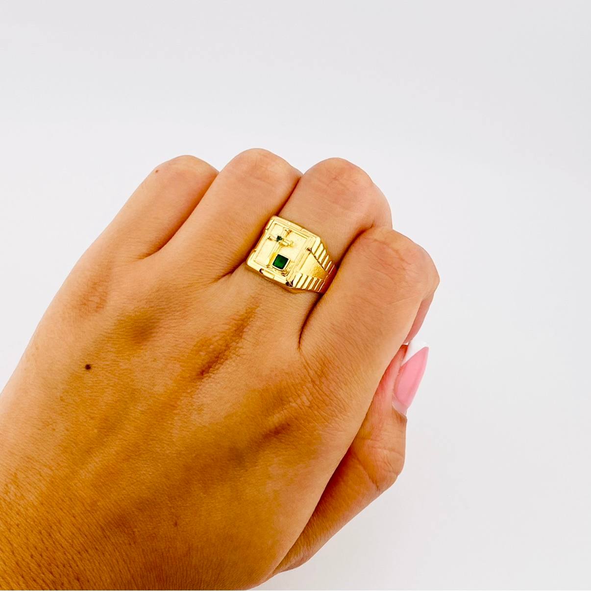Cross Nail Signet Ring 3.05g / T9 1/4 Yellow Gold 18K