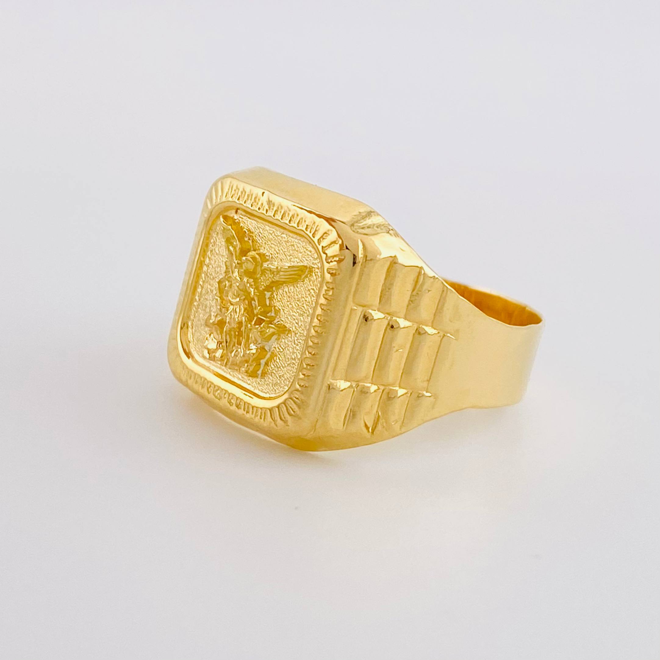 Saint Michael Archangel Signet Ring 3.55g / T10 Yellow Gold 18K